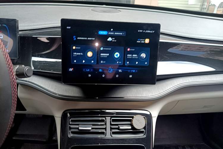 Used BYD Qin PLUS 2024 HONOR Edition DM-i 55KM Leading Model Audio And AC Panel