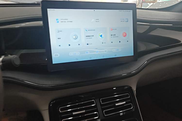 Used BYD Qin PLUS 2024 HONOR Edition DM-i 55KM Leading Model Audio And AC Panel