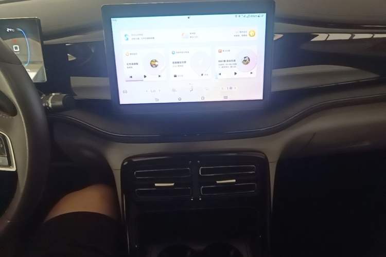 Used BYD Qin PLUS 2024 HONOR Edition DM-i 55KM Leading Model Audio And AC Panel