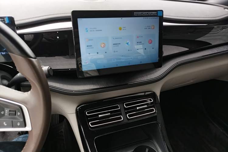 Used BYD Qin PLUS 2024 HONOR Edition DM-i 55KM Leading Model Audio And AC Panel