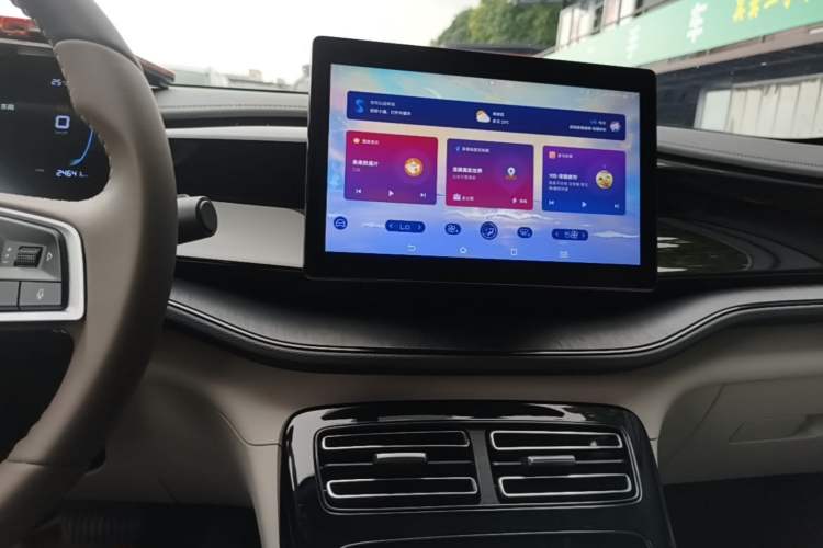 Used BYD Qin PLUS 2024 HONOR Edition DM-i 55KM Leading Model Audio And AC Panel