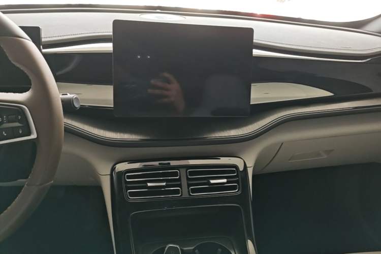 Used BYD Qin PLUS 2024 HONOR Edition DM-i 55KM Leading Model Audio And AC Panel
