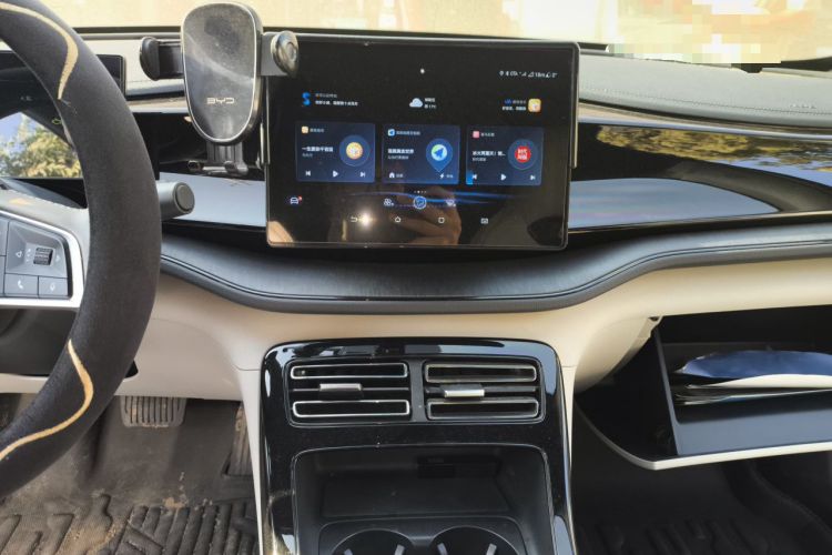Used BYD Qin PLUS 2024 HONOR Edition DM-i 55KM Leading Model Audio And AC Panel