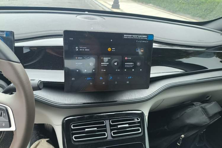 Used BYD Qin PLUS 2024 HONOR Edition DM-i 55KM Leading Model Audio And AC Panel