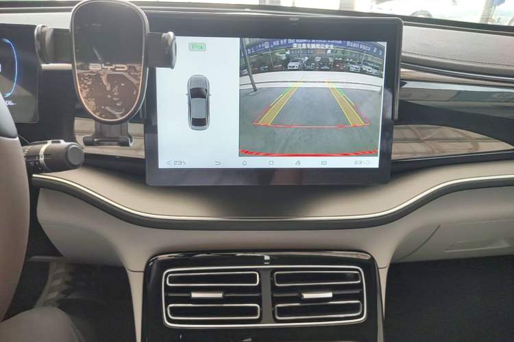 Used BYD Qin PLUS 2024 Honor Edition EV 420KM Leading Model Audio And AC Panel