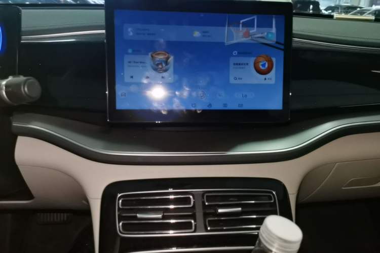 Used BYD Qin PLUS 2024 HONOR Edition DM-i 55KM Beyond Model Audio And AC Panel