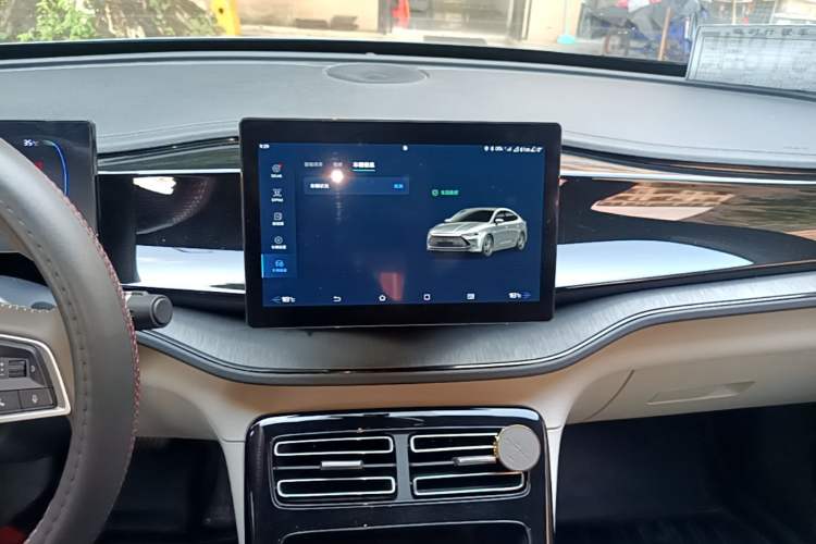 Used BYD Qin PLUS 2024 HONOR Edition DM-i 55KM Leading Model Audio And AC Panel