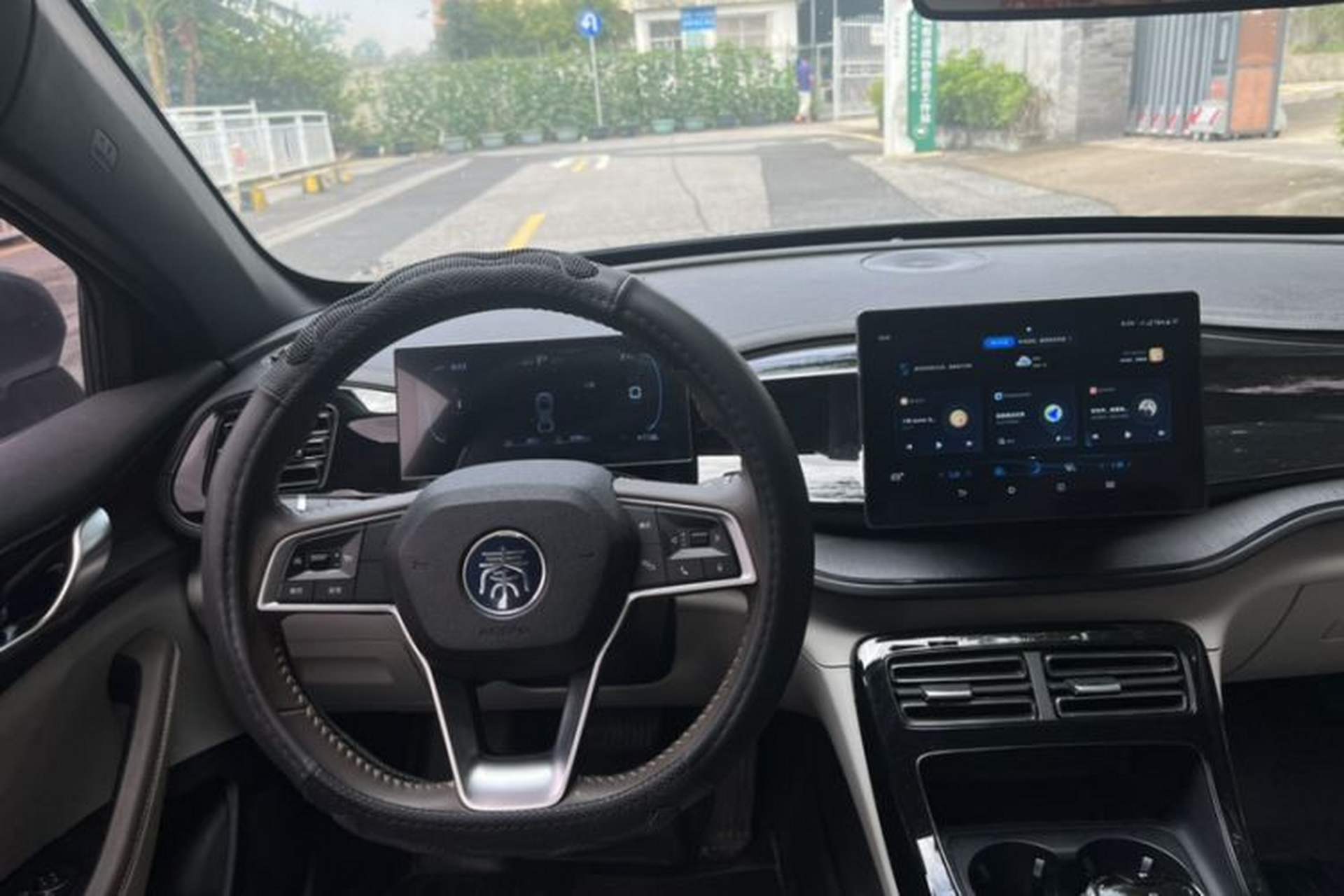 Used BYD Qin PLUS 2024 HONOR Edition DM-i 55KM Leading Model Audio And AC Panel