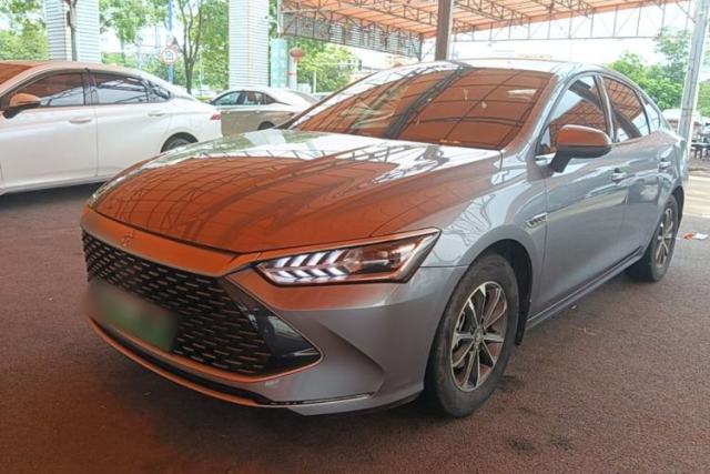 Ojetý BYD Qin PLUS 2024 HONOR Edition DM-i 55KM Leading Model