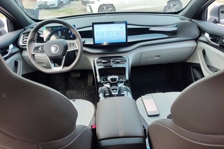 Used BYD Qin PLUS 2024 HONOR Edition DM-i 55KM Leading Model Center Console