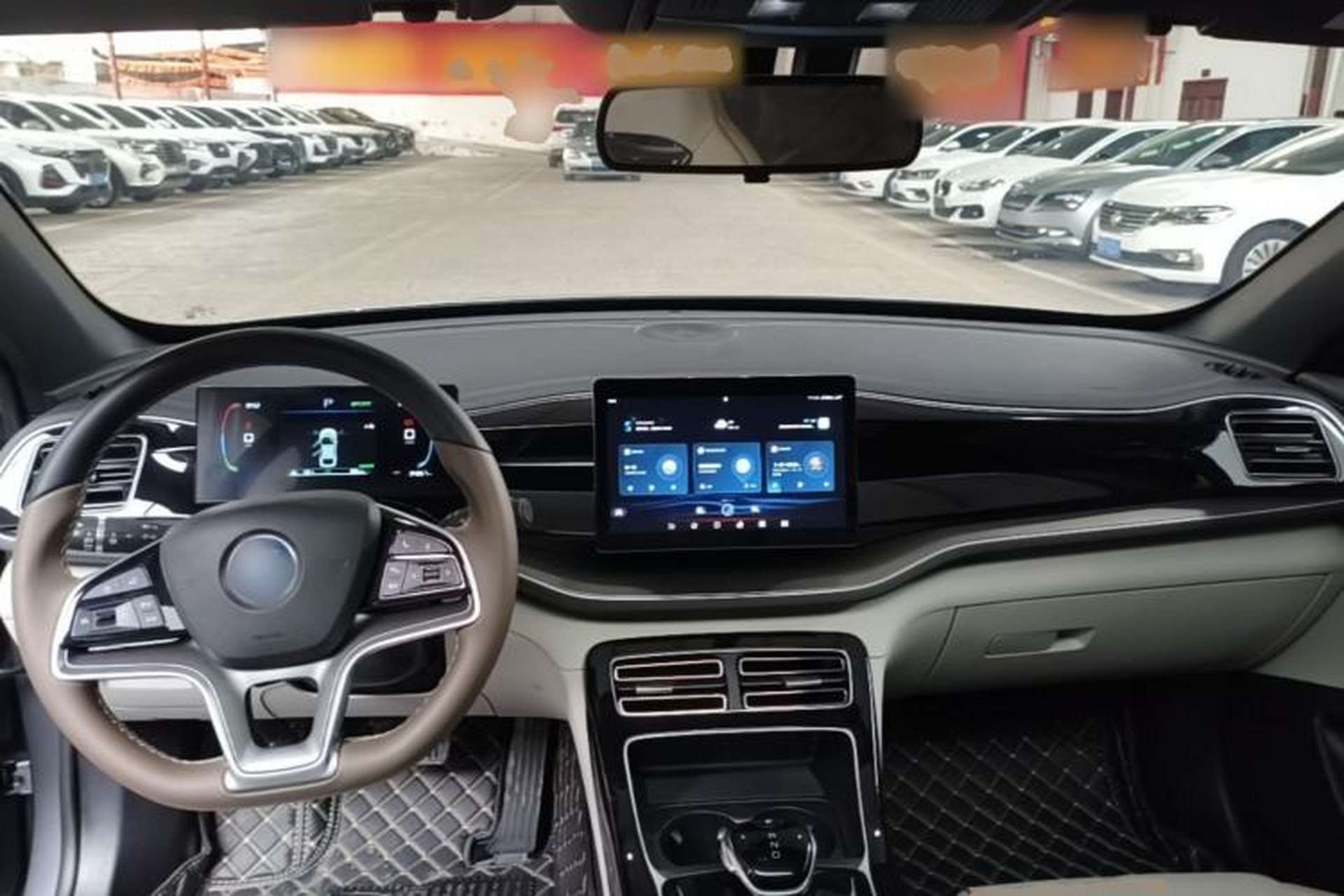 Used BYD Qin PLUS 2024 Honor Edition EV 420KM Beyond Model Center Console
