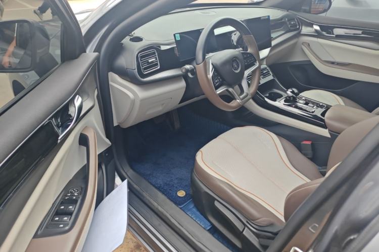 Used BYD Qin PLUS 2024 Honor Edition EV 420KM Leading Model Driver Seat
