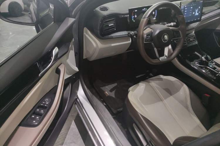 Used BYD Qin PLUS 2024 HONOR Edition DM-i 55KM Leading Model Driver Seat