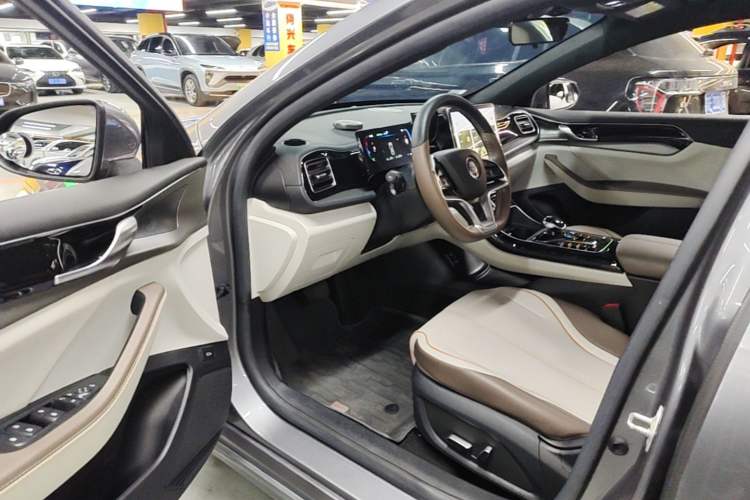 Used BYD Qin PLUS 2024 HONOR Edition DM-i 120KM Excellence Model Driver Seat