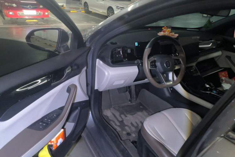 Used BYD Qin PLUS 2024 HONOR Edition DM-i 55KM Leading Model Driver Seat