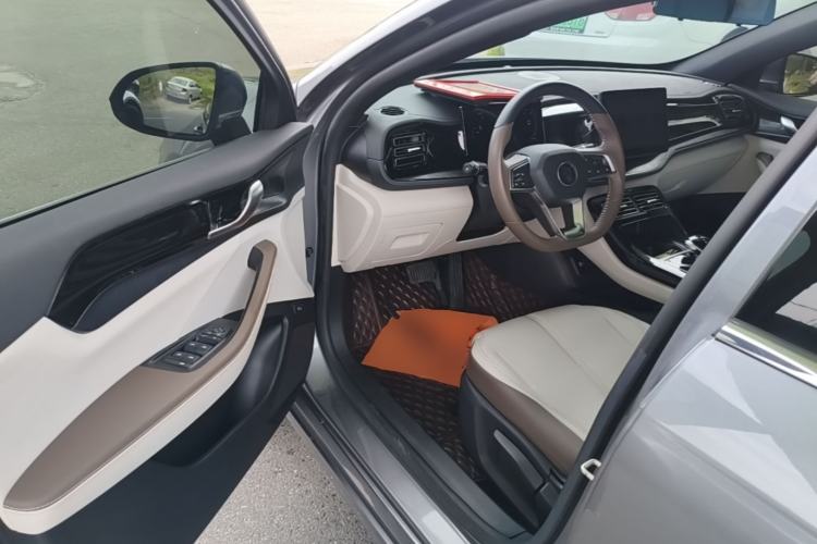 Used BYD Qin PLUS 2024 HONOR Edition DM-i 55KM Leading Model Driver Seat