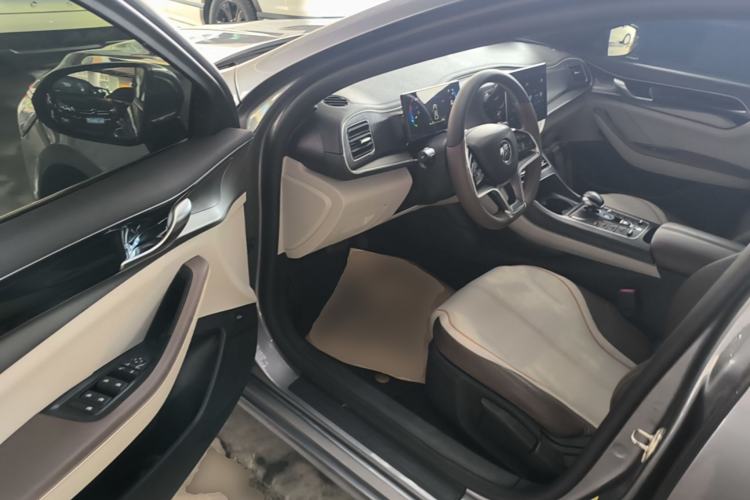 Used BYD Qin PLUS 2024 Honor Edition EV 510KM Leading Model Driver Seat