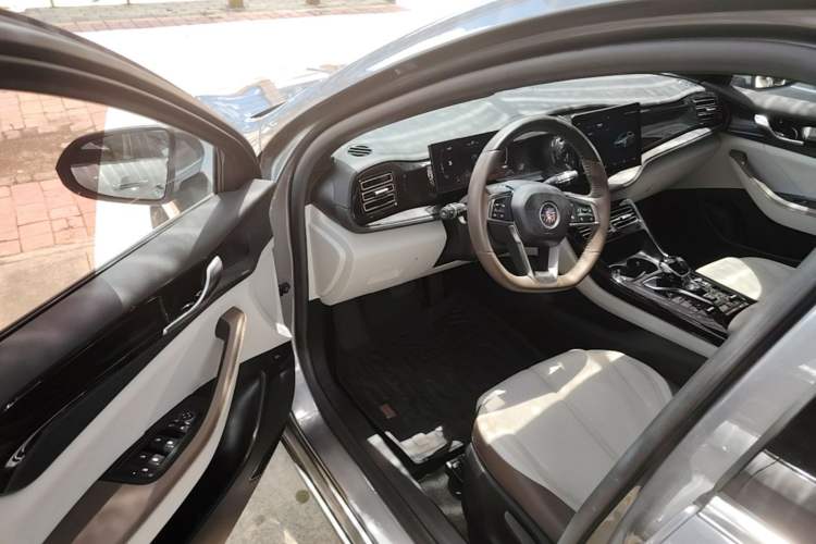 Used BYD Qin PLUS 2024 HONOR Edition DM-i 55KM Leading Model Driver Seat