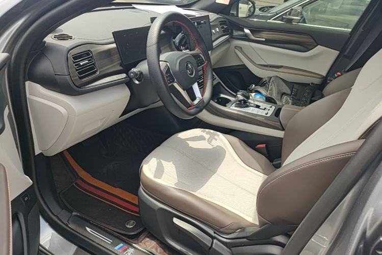Used BYD Qin PLUS 2024 HONOR Edition DM-i 55KM Leading Model Driver Seat
