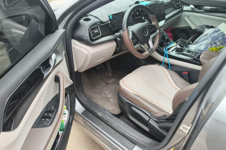Used BYD Qin PLUS 2024 Honor Edition EV 420KM Leading Model Driver Seat