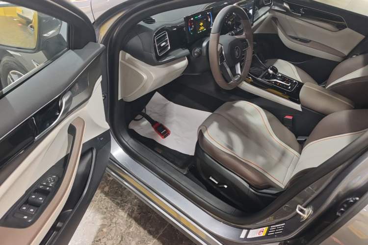 Used BYD Qin PLUS 2024 HONOR Edition DM-i 55KM Beyond Model Driver Seat