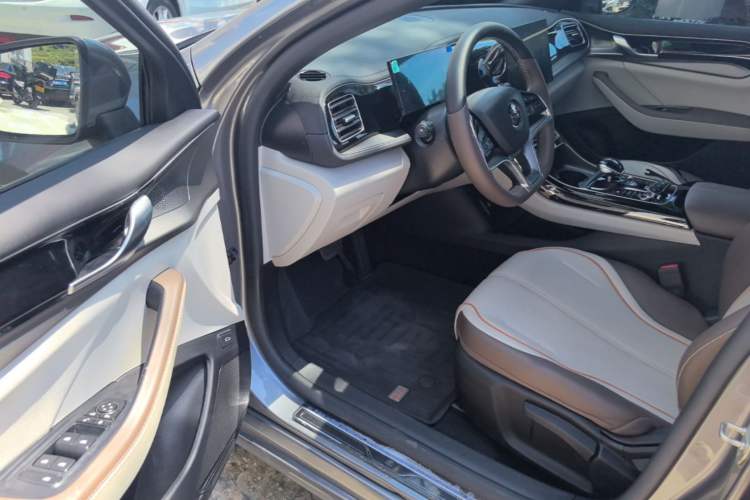 Used BYD Qin PLUS 2024 Honor Edition EV 420KM Leading Model Driver Seat