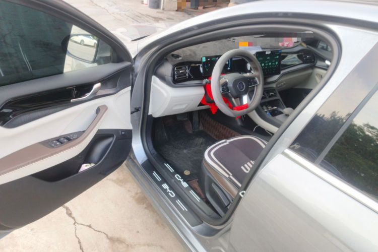 Used BYD Qin PLUS 2024 HONOR Edition DM-i 55KM Leading Model Driver Seat