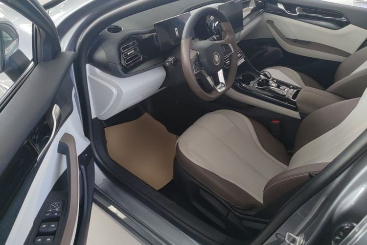 Used BYD Qin PLUS 2024 HONOR Edition DM-i 55KM Leading Model Driver Seat