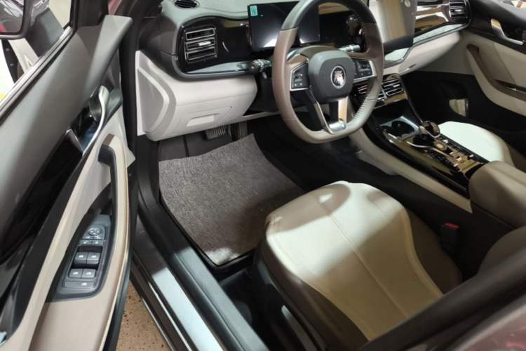 Used BYD Qin PLUS 2024 HONOR Edition DM-i 55KM Leading Model Driver Seat