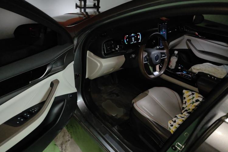 Used BYD Qin PLUS 2024 HONOR Edition DM-i 120KM Leading Model Driver Seat