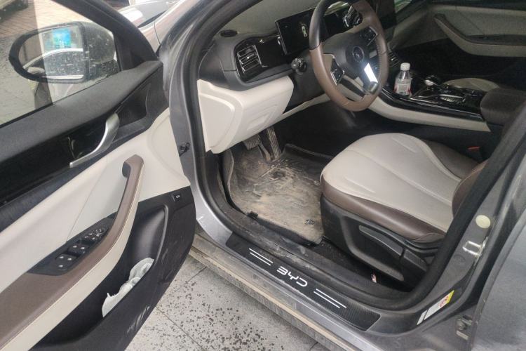 Used BYD Qin PLUS 2024 HONOR Edition DM-i 55KM Leading Model Driver Seat