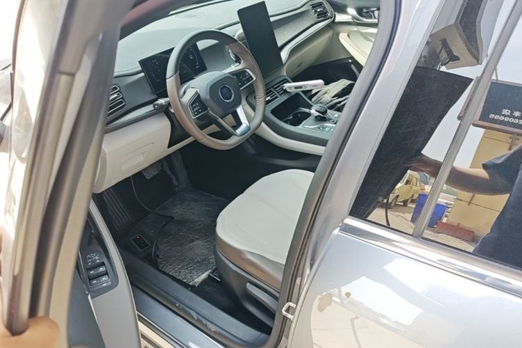 Used BYD Qin PLUS 2024 HONOR Edition DM-i 55KM Leading Model Driver Seat