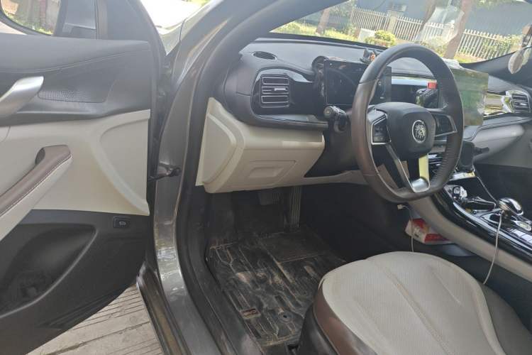 Used BYD Qin PLUS 2024 HONOR Edition DM-i 55KM Leading Model Driver Seat