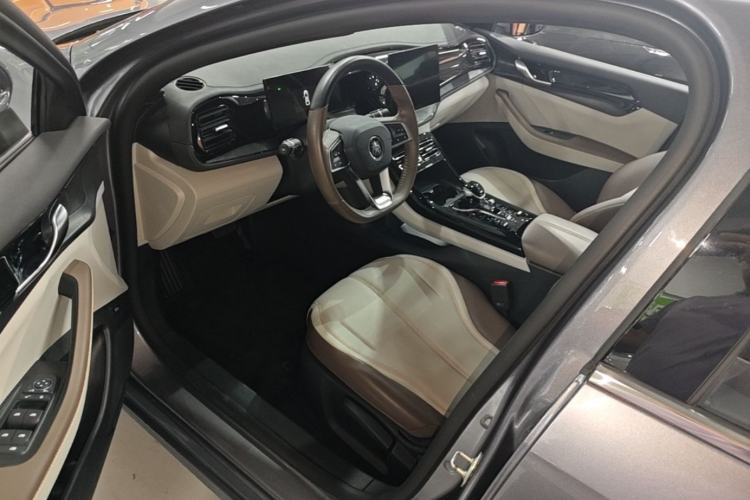 Used BYD Qin PLUS 2024 HONOR Edition DM-i 55KM Leading Model Driver Seat