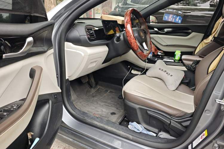 Used BYD Qin PLUS 2024 HONOR Edition DM-i 55KM Leading Model Driver Seat
