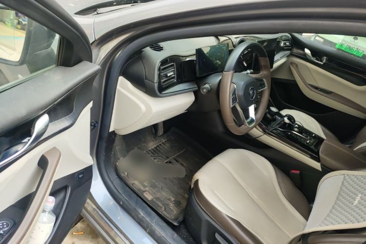 Used BYD Qin PLUS 2024 HONOR Edition DM-i 55KM Leading Model Driver Seat