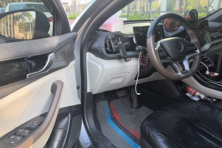 Used BYD Qin PLUS 2024 Honor Edition EV 420KM Leading Model Driver Seat