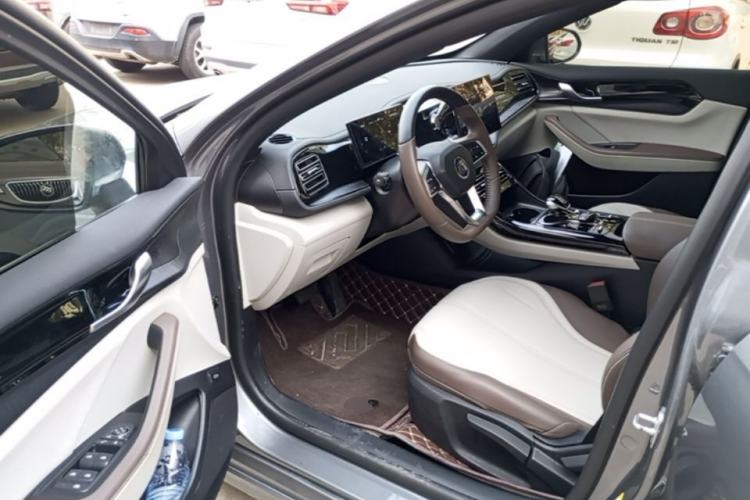 Used BYD Qin PLUS 2024 HONOR Edition DM-i 55KM Leading Model Driver Seat