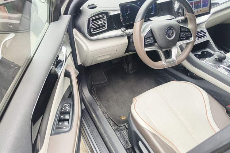 Used BYD Qin PLUS 2024 Honor Edition EV 420KM Leading Model Driver Seat