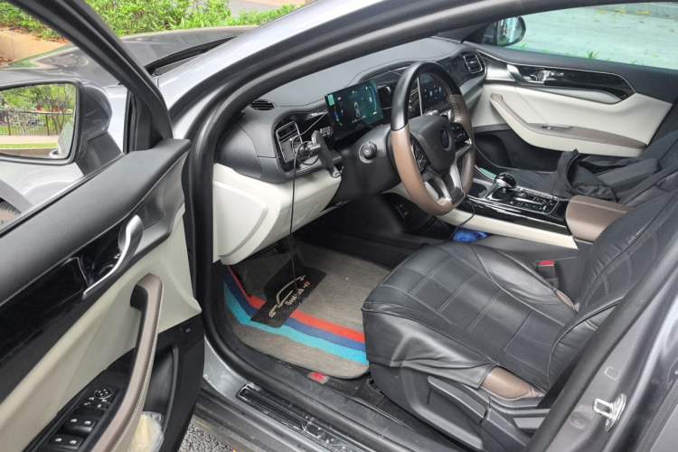 Used BYD Qin PLUS 2024 Honor Edition EV 510KM Leading Model Driver Seat