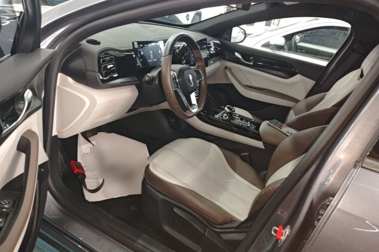 Used BYD Qin PLUS 2024 HONOR Edition DM-i 55KM Leading Model Driver Seat