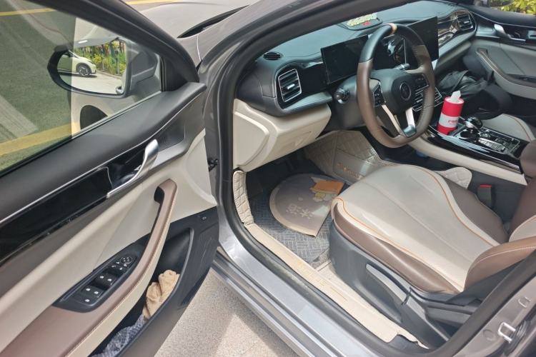 Used BYD Qin PLUS 2024 HONOR Edition DM-i 120KM Leading Model Driver Seat