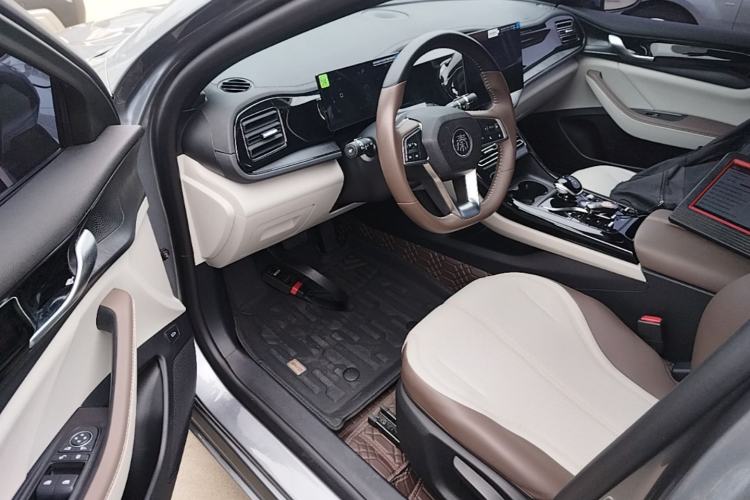 Used BYD Qin PLUS 2024 HONOR Edition DM-i 55KM Leading Model Driver Seat