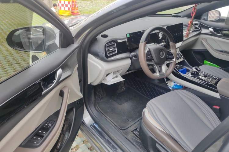 Used BYD Qin PLUS 2024 Honor Edition EV 420KM Leading Model Driver Seat