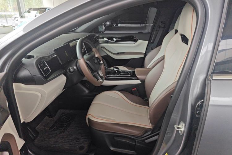 Used BYD Qin PLUS 2024 Honor Edition EV 510KM Leading Model Driver Seat