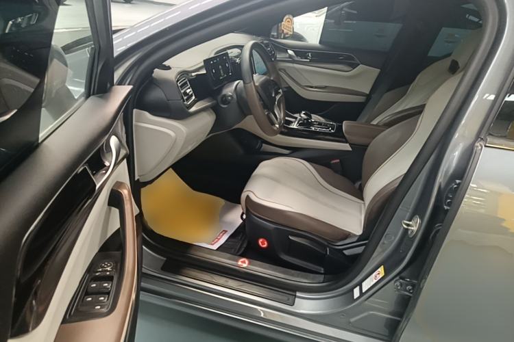 Used BYD Qin PLUS 2024 Honor Edition EV 510KM Leading Model Driver Seat