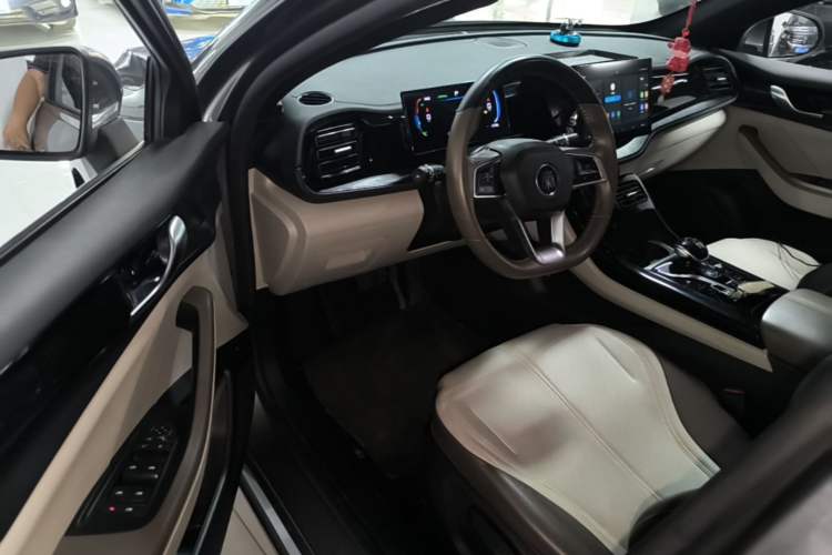 Used BYD Qin PLUS 2024 HONOR Edition DM-i 55KM Leading Model Driver Seat