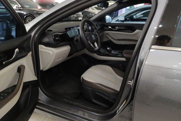 Used BYD Qin PLUS 2024 HONOR Edition DM-i 55KM Leading Model Driver Seat