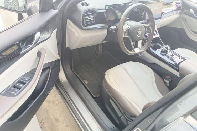 Used BYD Qin PLUS 2024 HONOR Edition DM-i 55KM Leading Model Driver Seat