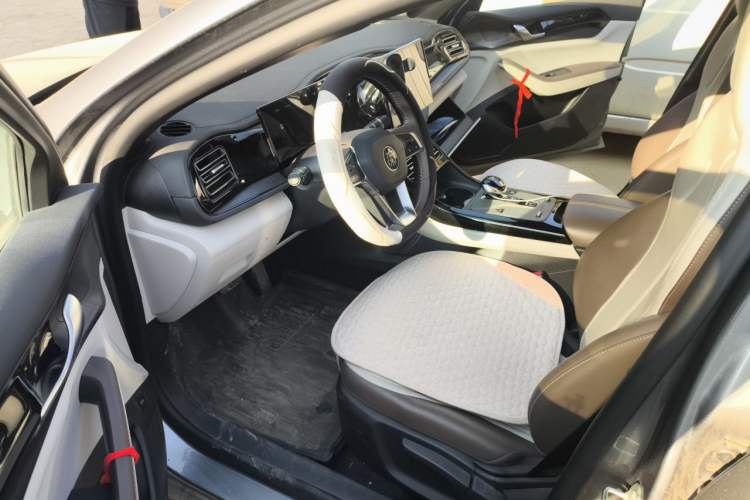 Used BYD Qin PLUS 2024 HONOR Edition DM-i 55KM Leading Model Driver Seat